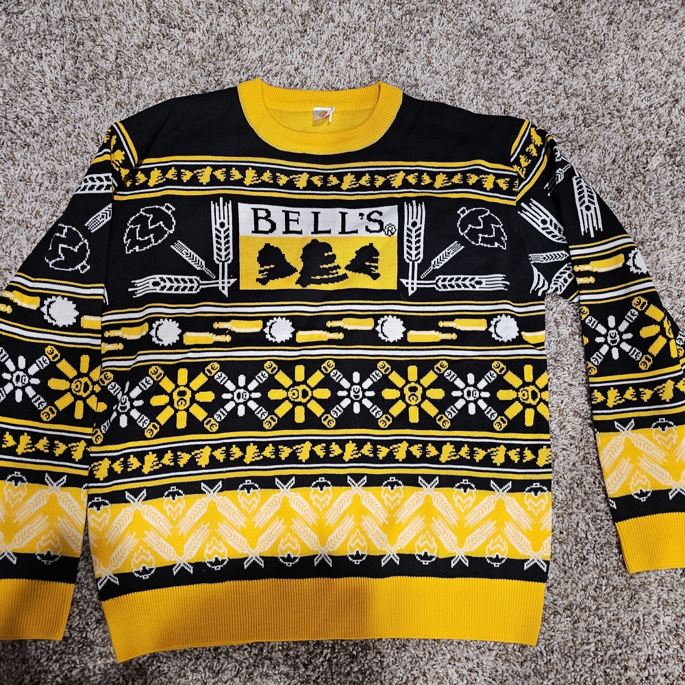 Gildan Black and Yellow Patterned Crewneck Sweater